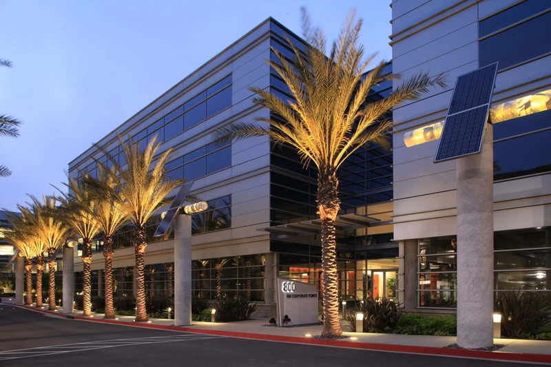 800 Corporate Pointe